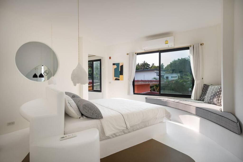 Villa Le Cerf Dore Hinkong Экстерьер фото