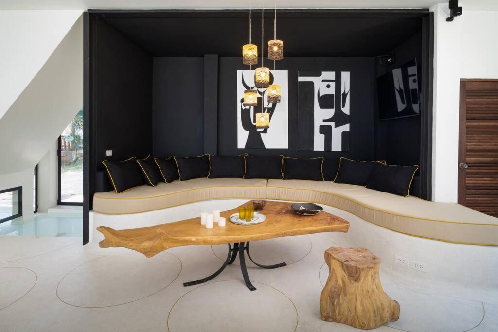Villa Le Cerf Dore Hinkong Экстерьер фото